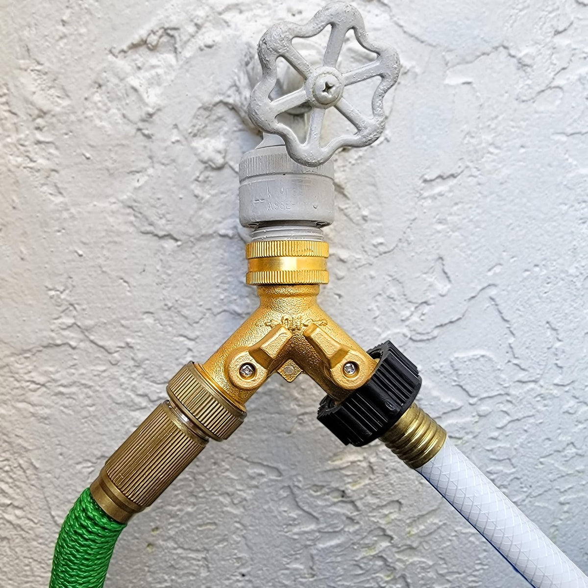 Renator Garden Hose Splitter, 2 Way Heavy Duty Brass Water Hose Splitter Lead-free Compliant, Faucet Spigot Y Splitter for outdoor use Double Valve Adapter Plus 2 Rubber Washers & Tape