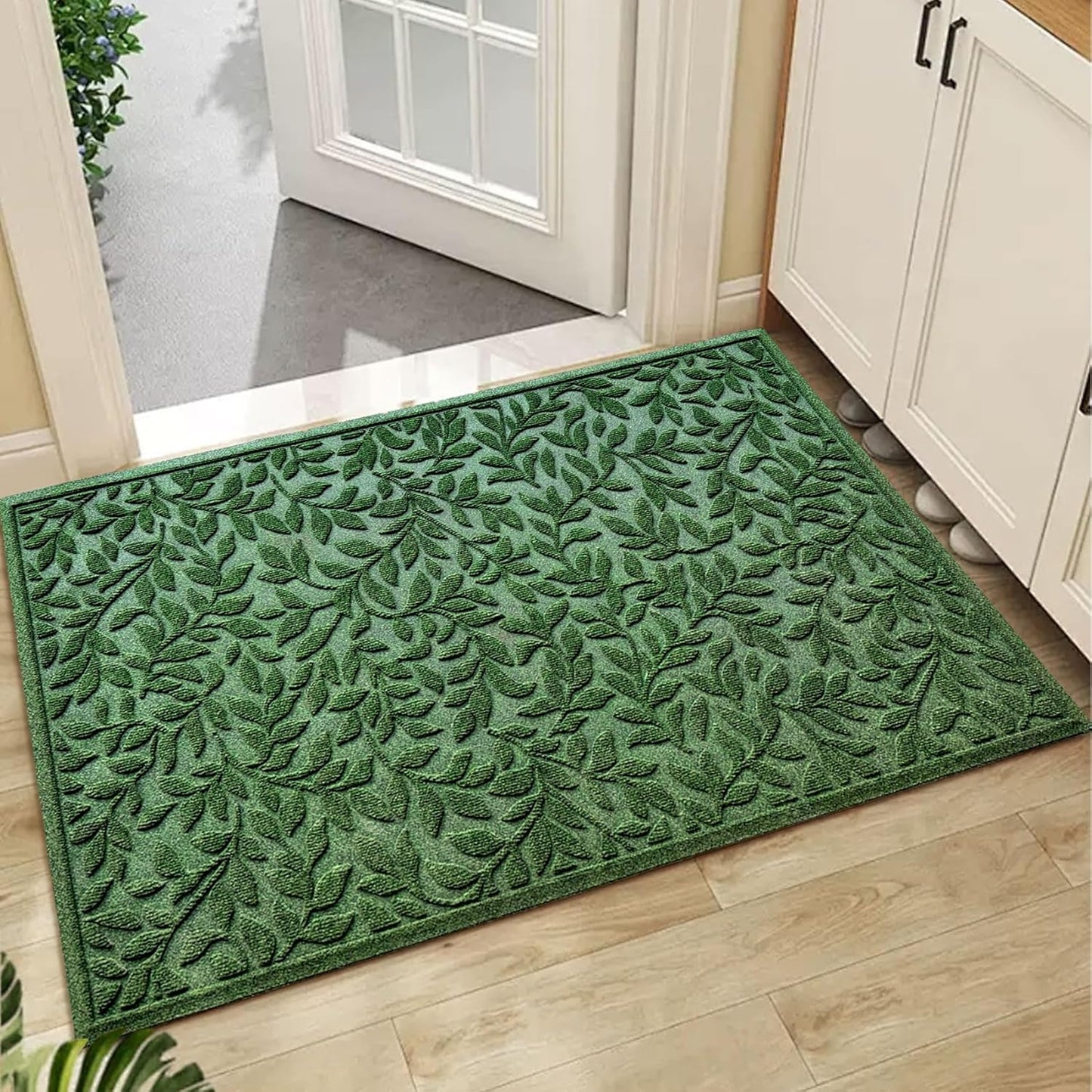 Bulijojo Sturdy Front Entrance Doormats,Durable Heavy Duty Welcome Mat,Thick Absorbent Natural Rubber Non Slip Mat,Easy Clean Entryway Mat 17x30 Inch Leaves Green
