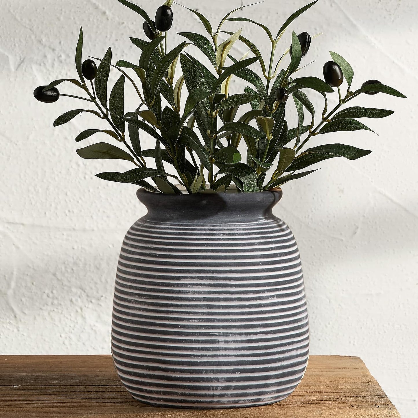 Ceramic Flower Vase, Small Rustic Farmhouse Vases Home Decor, Short Pottery Decorative Pampas Vase for Table Living Room Entryway Mantel Bookshelf Bedroom Bathroom Kitchen - 6" W