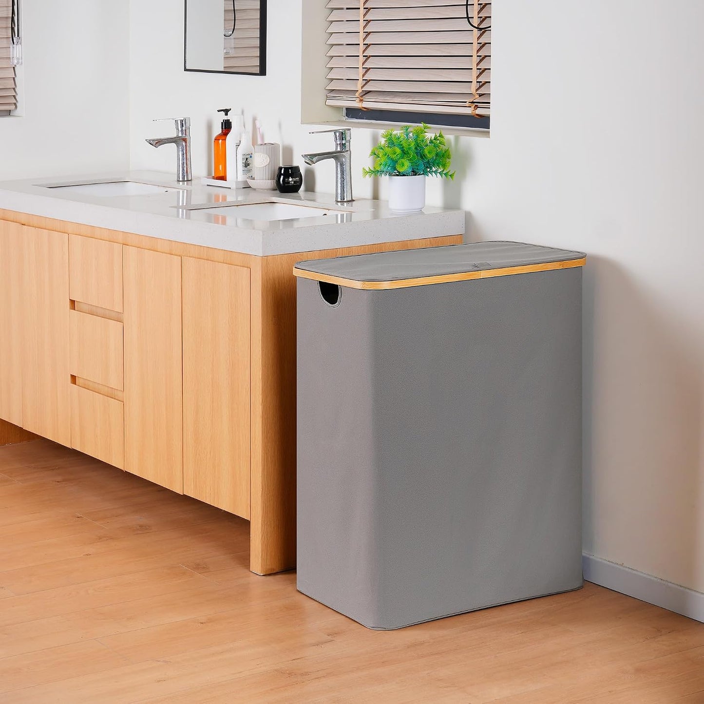 efluky Laundry Hamper with Lid, Trio Laundry Basket with 2 Removable Bags, 3 Section Laundry Bin with Bamboo Handles for Bathroom, Bedroom & Laundry Room, 160L (42.3 Gallon) Beige