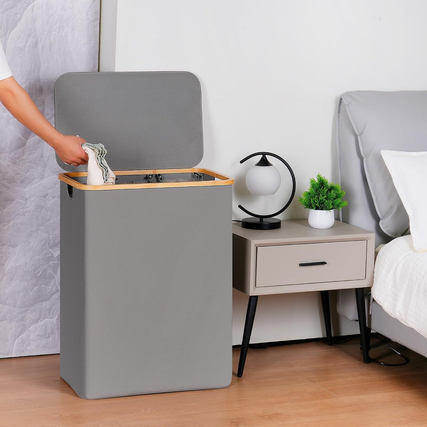 efluky Laundry Hamper with Lid, Trio Laundry Basket with 2 Removable Bags, 3 Section Laundry Bin with Bamboo Handles for Bathroom, Bedroom & Laundry Room, 160L (42.3 Gallon) Beige
