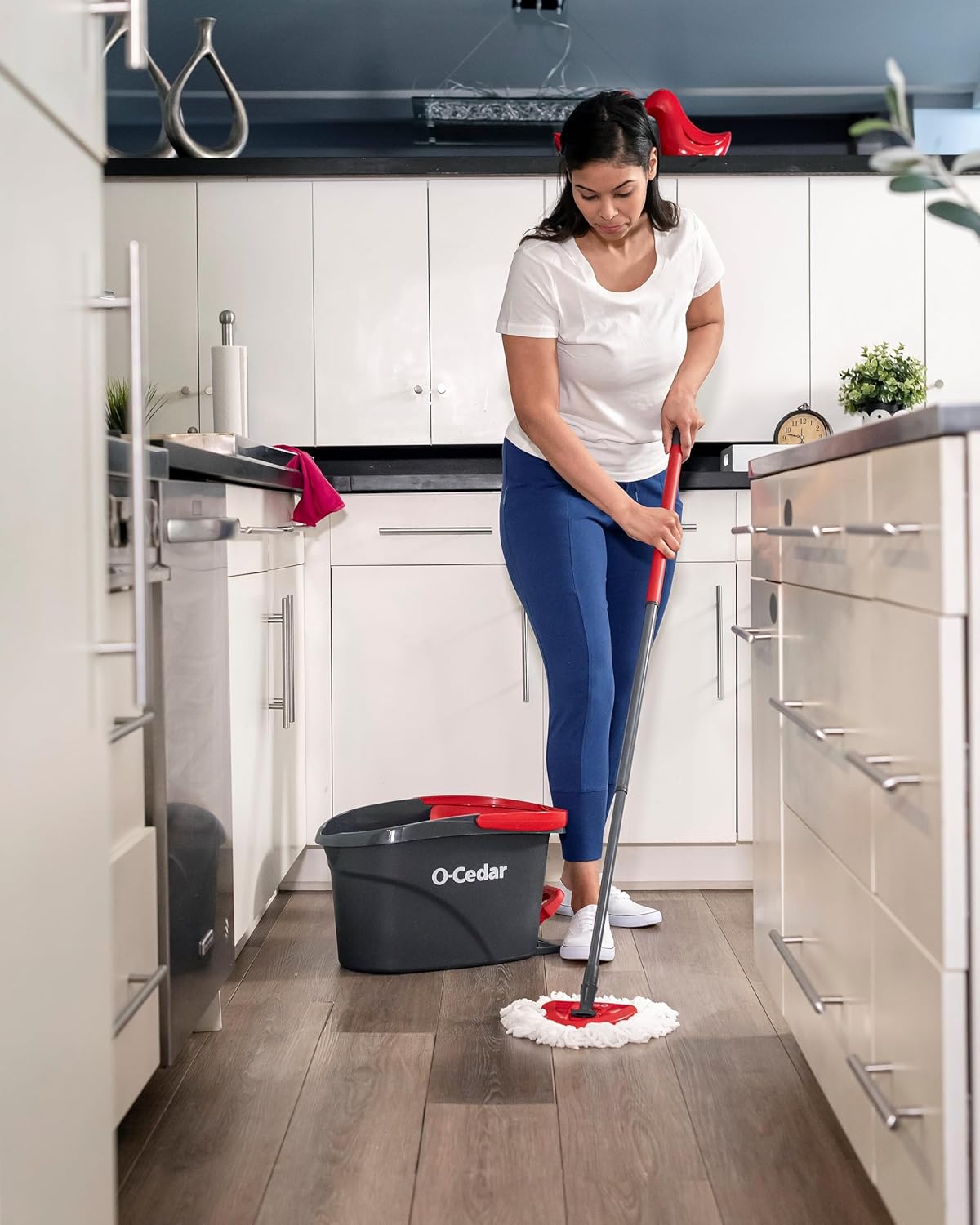 O-Cedar Easywring Microfiber Spin Mop & Bucket Floor Cleaning System + 3 Extra Refills (4 Refills Included)
