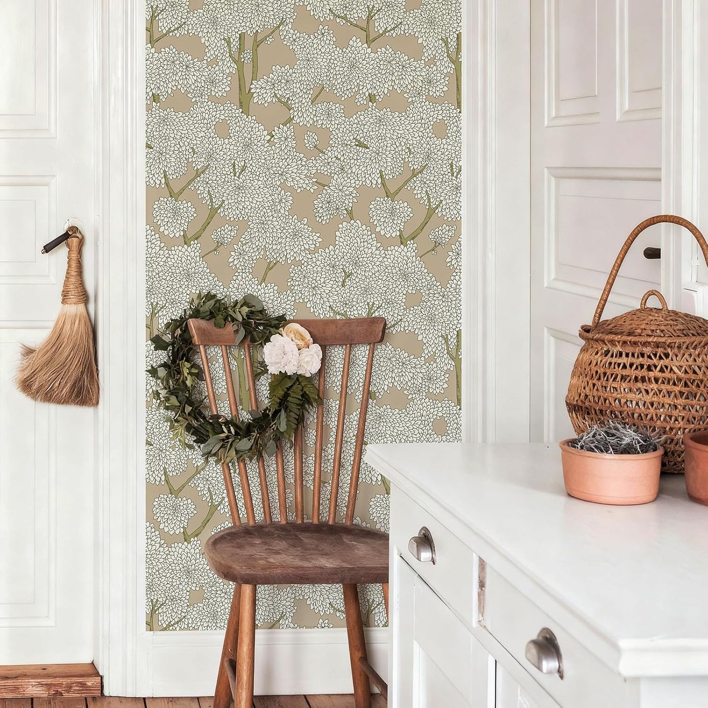 JiffDiff Tree Wallpaper Peel and Stick Jungle Wall Paper Forest Mural Stick on Wallpaper Modern Waterproof Self Adhesive Contact Paper (17.3" x 120" Cream)