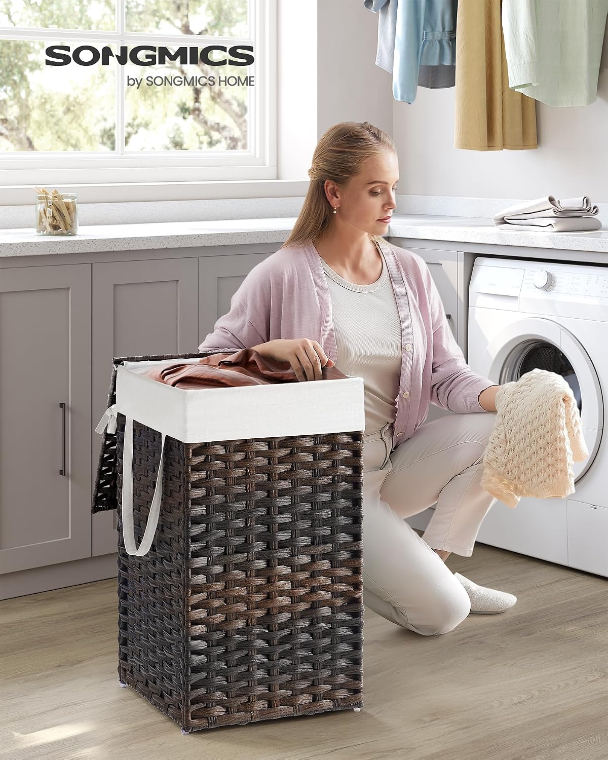 SONGMICS Laundry Hamper with Lid, 23.8 Gallon (90 L) Synthetic Rattan Clothes Laundry Basket with Lid and Handles, Foldable, Removable Liner, Chestnut Brown ULCB051K02
