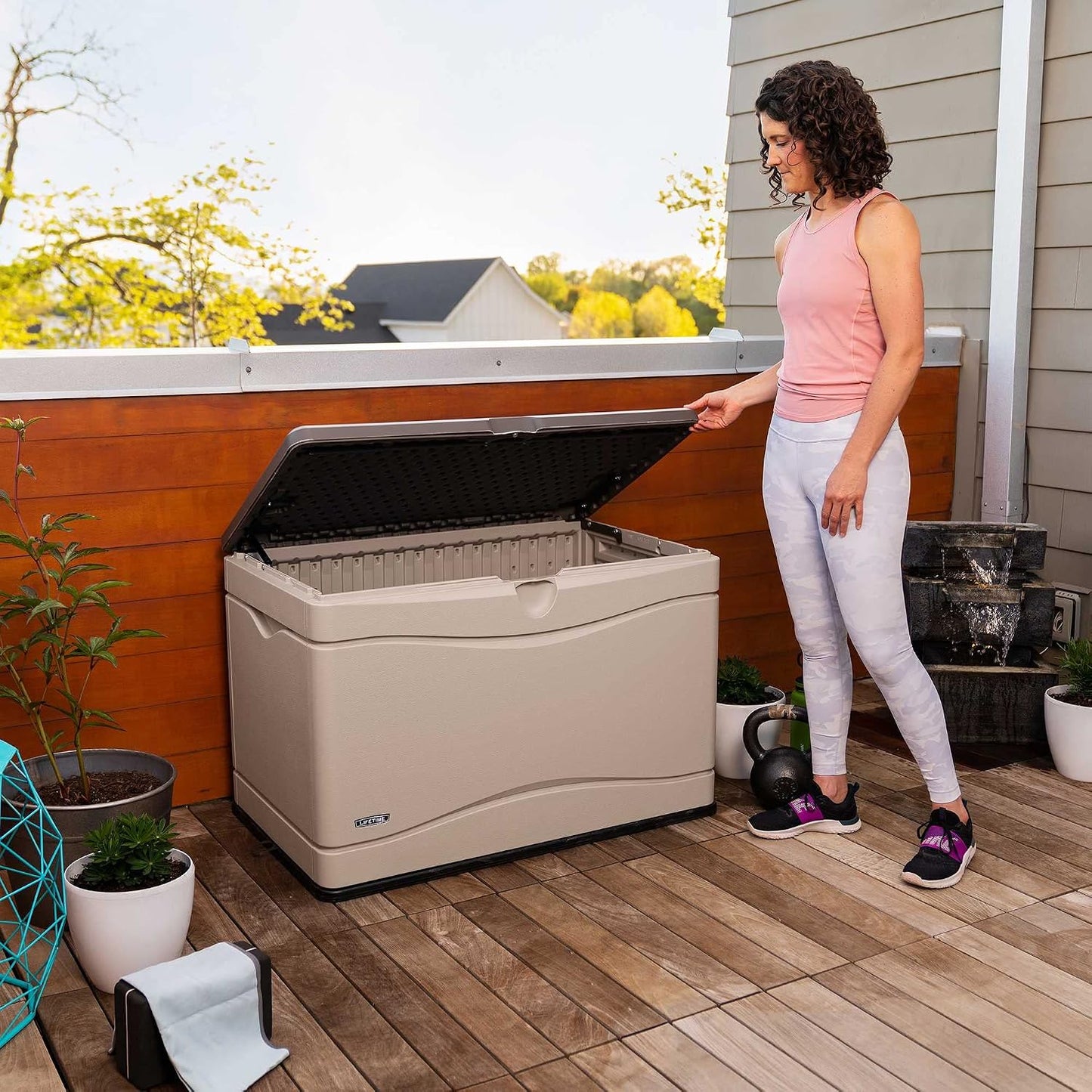 LIFETIME 60012 Extra Large Deck Box, 130 Gallon, Desert Sand/Brown