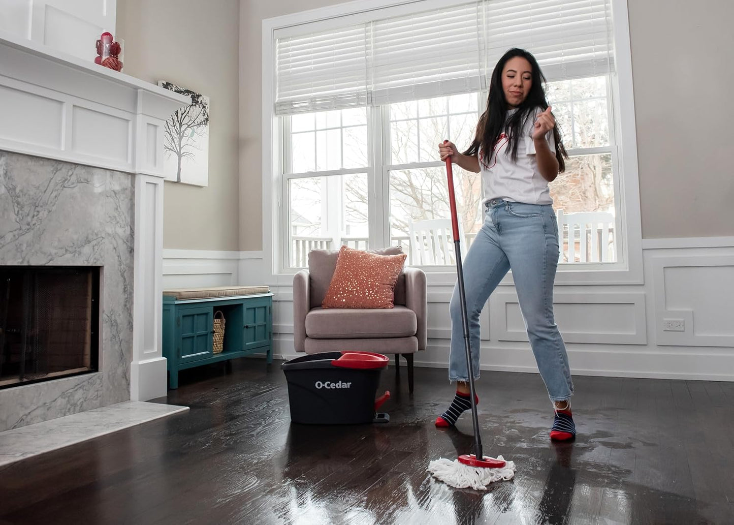 O-Cedar Easywring Microfiber Spin Mop & Bucket Floor Cleaning System + 3 Extra Refills (4 Refills Included)