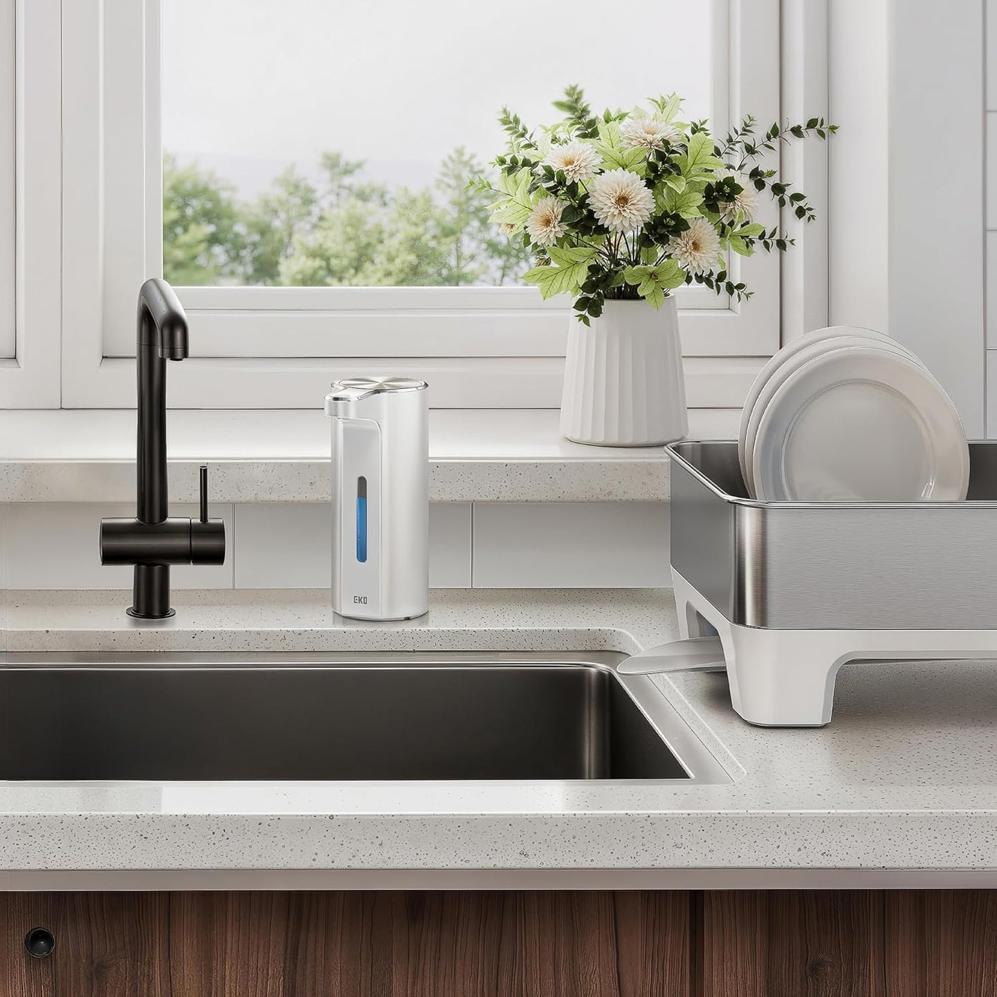 EKO Aroma 9 fl oz Automatic Liquid Soap Dispenser, Rechargeable & Water-Resistant Soap Dispenser for Kitchen and Bathroom with Adjustable Volume Control (Matte Black Steel)