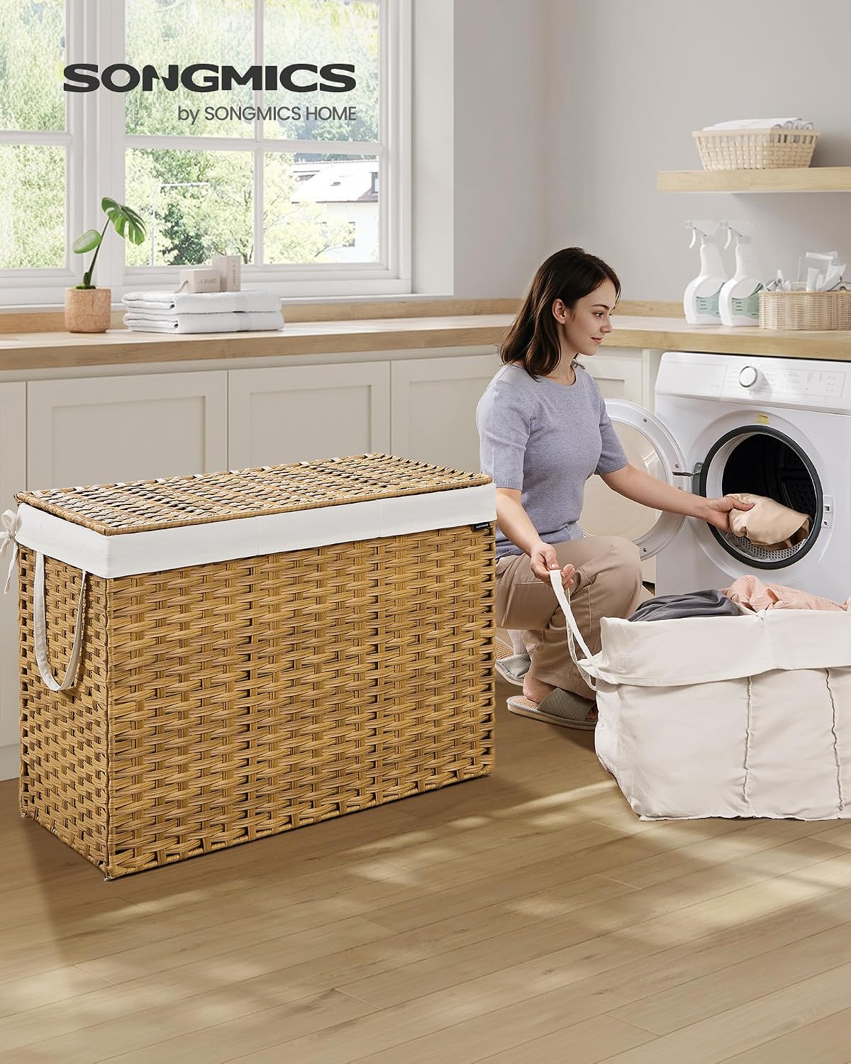 SONGMICS Laundry Hamper with Lid, 23.8 Gallon (90 L) Synthetic Rattan Clothes Laundry Basket with Lid and Handles, Foldable, Removable Liner, Chestnut Brown ULCB051K02