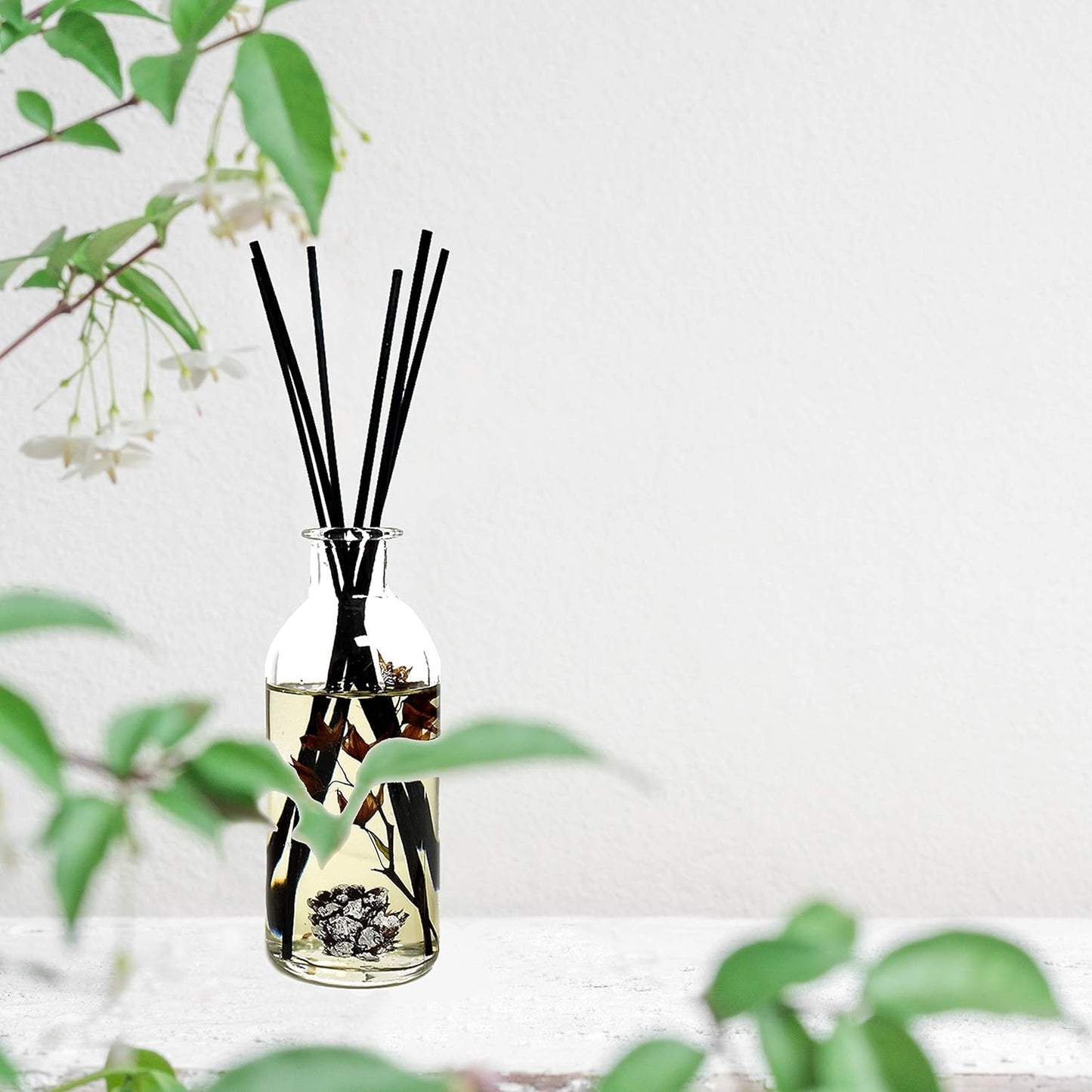 Urban Naturals Smoked Vanilla Reed Diffuser Set with Vanilla Bean, Sandalwood & Leather | Made in the USA - Colors A