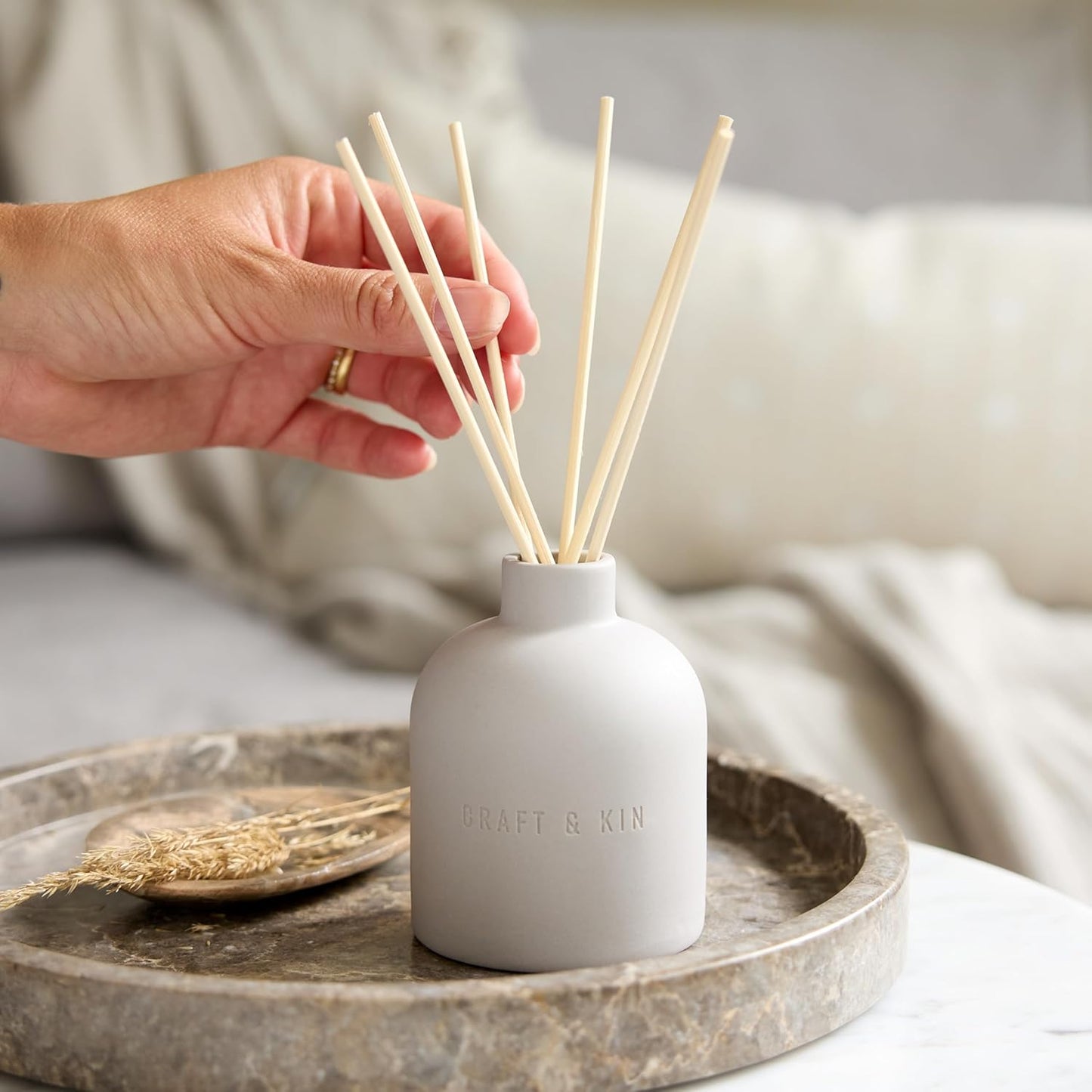 Craft & Kin Reed Diffuser for Home & Bathroom – Neroli & Jasmine Holiday Reed Diffuser Set with Fragrance Sticks, Long-Lasting Alcohol-Free Winter Scent, Earthenware Collection, 6.7oz