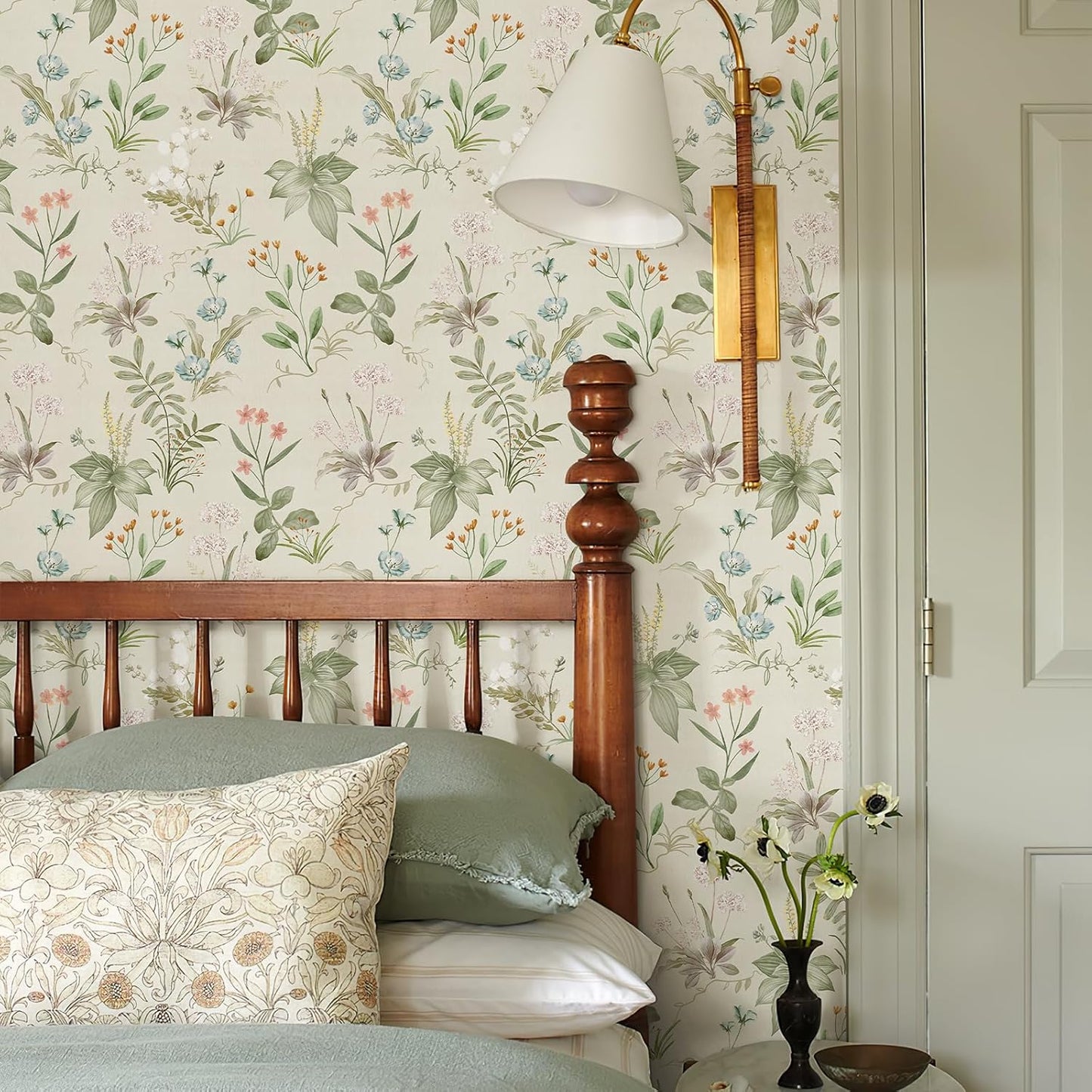 Simon&Siff Vintage Wallpaper Peel and Stick Beige Floral Contact Paper Wildflowers Botanical Wall Paper Removable Renter Friendly Wallpaper 17.3in x 9.8ft