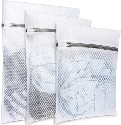 Mesh Laundry Bags for Delicates, 3 Pack Laundry Bags Mesh Wash Bags in 3 Sizes(1 Large, 1 Medium, 1 Small), Durable and Gentle Lingerie Bags for Washing Delicates, Garment Bag for Washing Machine