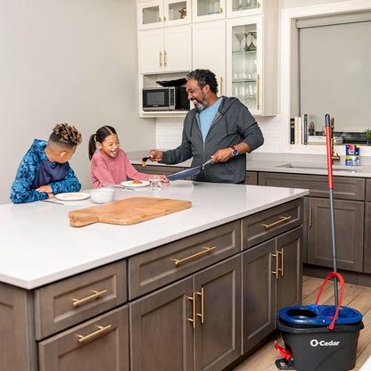 O-Cedar RinseClean Spin Mop & Bucket System + 2 Extra Mop Heads | Clean with Water | Removes 99% of Bacteria