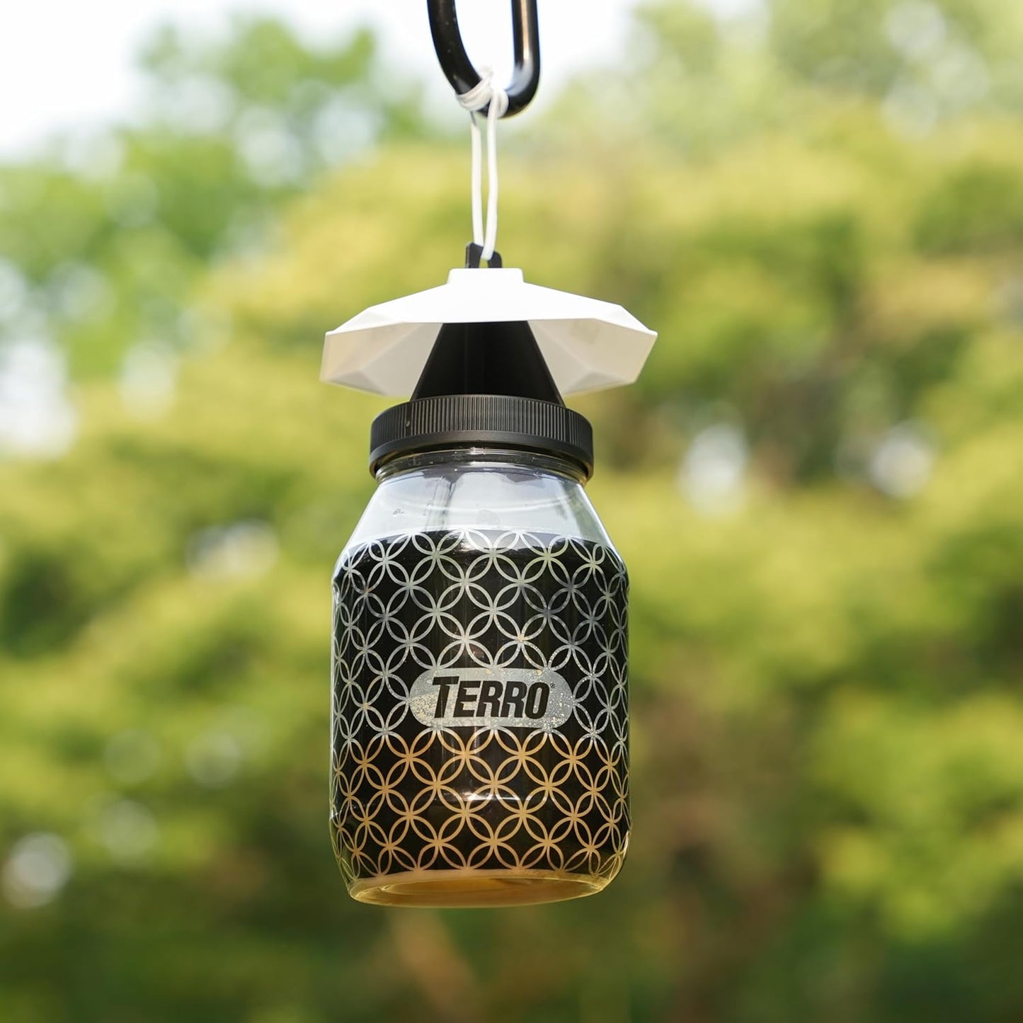 TERRO Fly Magnet Trap, Reusable Poison-Free Outdoor Fly Catcher with Bait | Kills House Flies, Barn Flies & Bottle Flies, Easy to Use Outdoor Fly Trap for Patios & Decks, Bait Activates in Hours