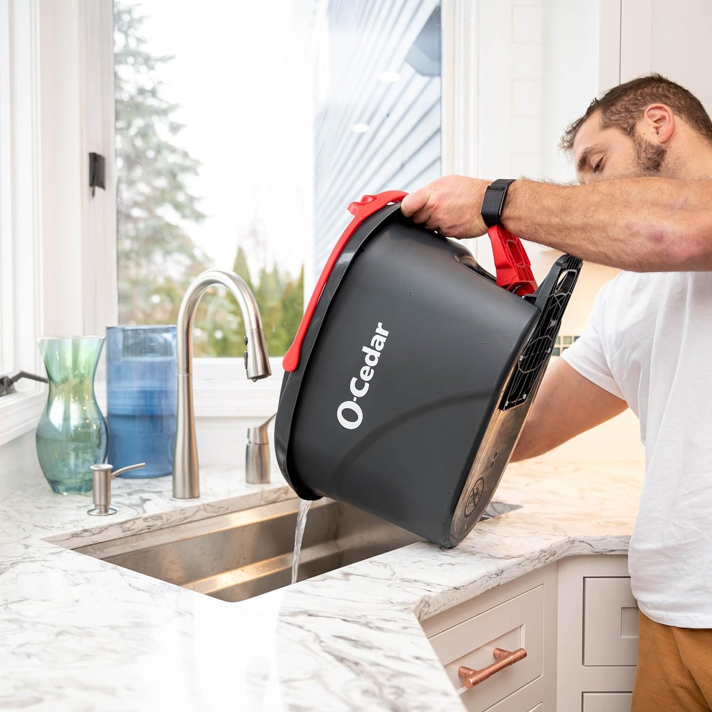 O-Cedar Easywring Microfiber Spin Mop & Bucket Floor Cleaning System + 3 Extra Refills (4 Refills Included)