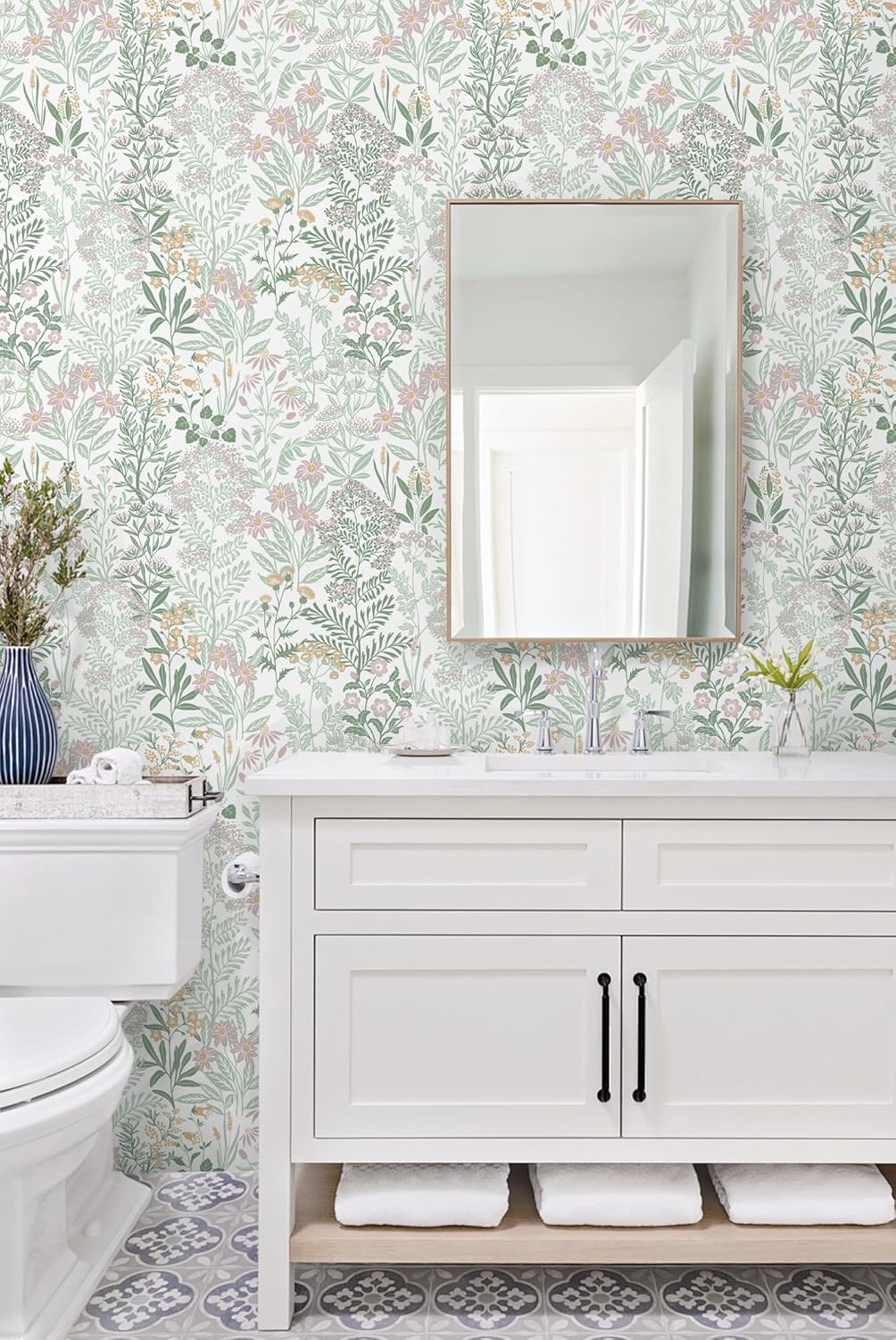 Safiyya Peel and Stick Wallpaper Floral Green and White Leaf Contact Paper for Cabinets 17.3"x 78.7" Self Adhesive Removable Wallpaper for Bathroom Renter Friendly Wall Paper Vinyl Roll