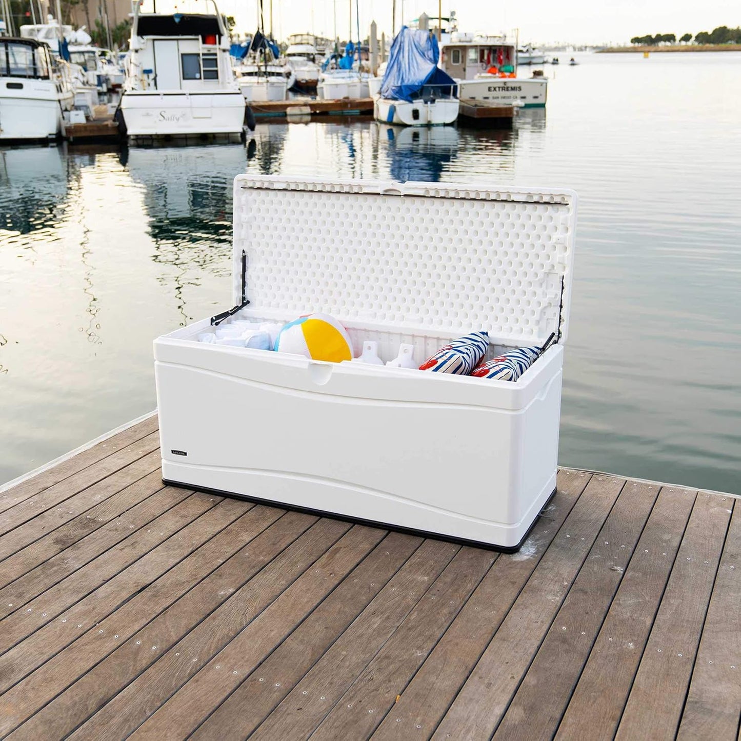 LIFETIME 60012 Extra Large Deck Box, 130 Gallon, Desert Sand/Brown