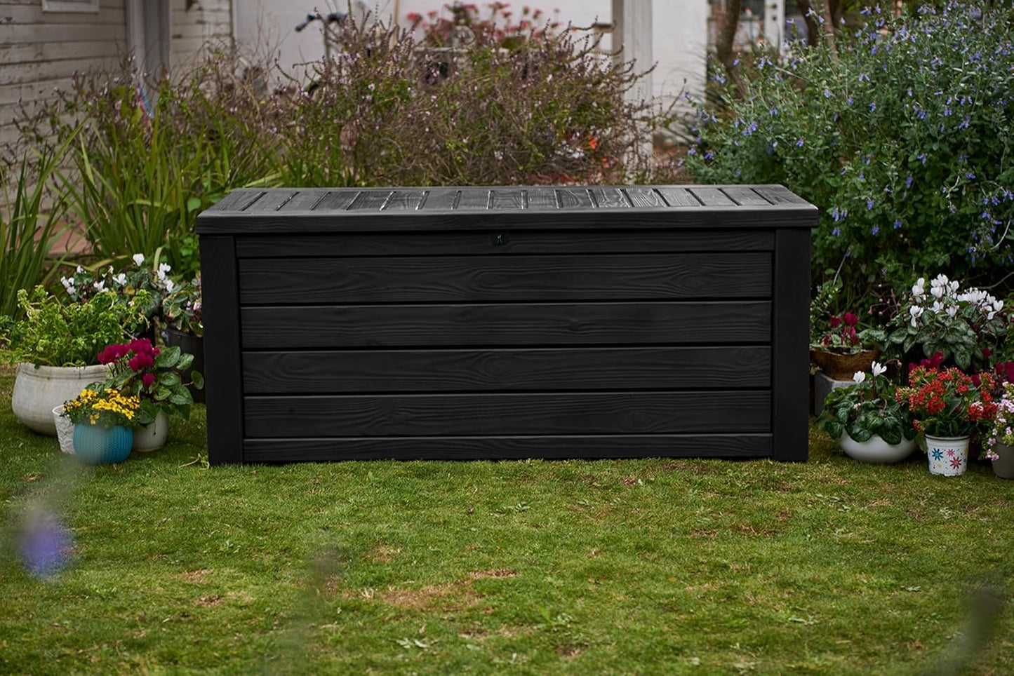 Keter 150 Gallon Resin Large Deck Box Organization and Storage Box for Patio, Outdoor Cushions, Garden Tools, Brown | Hydraulic Pistons, Resin, Weatherproof