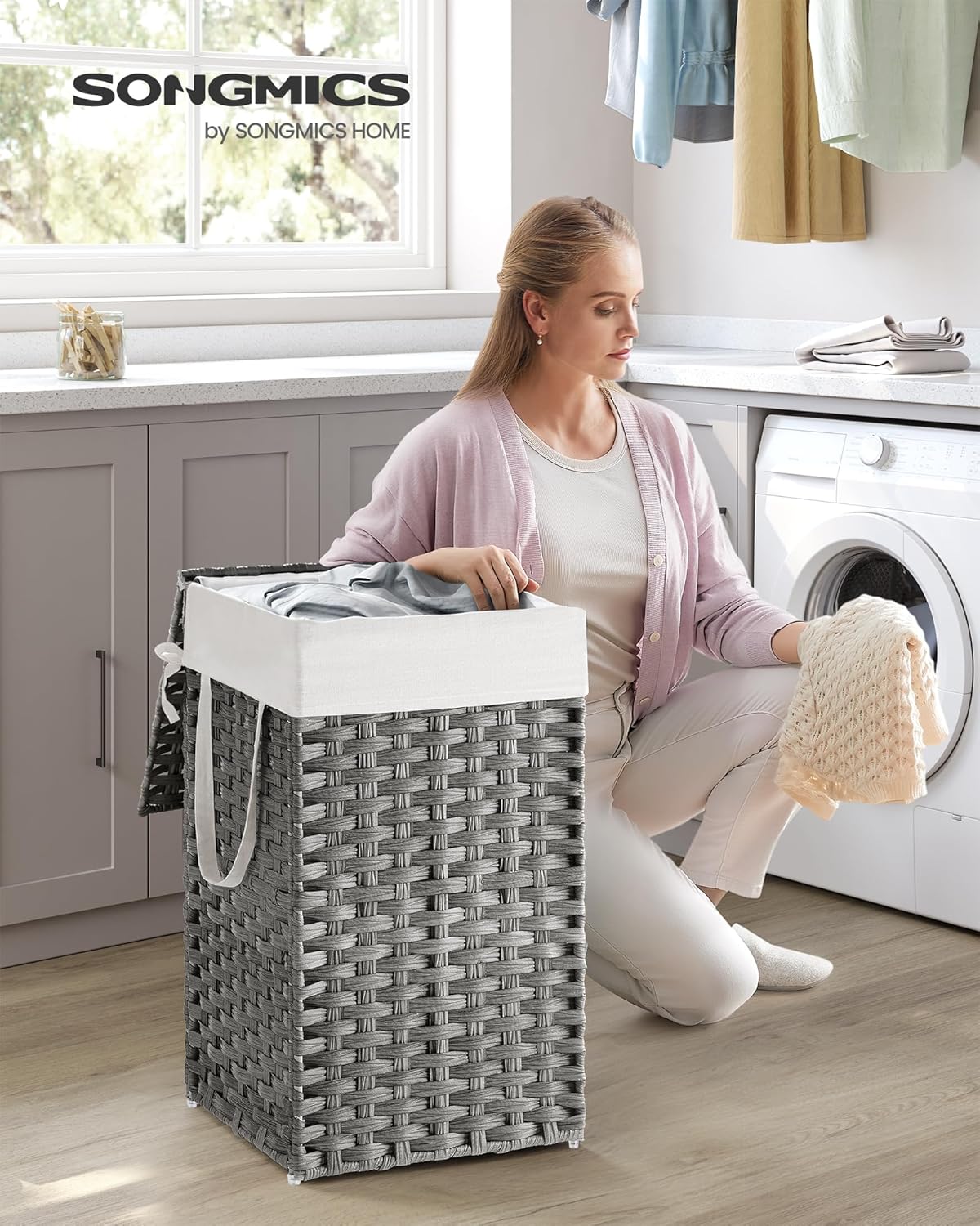 SONGMICS Laundry Hamper with Lid, 23.8 Gallon (90 L) Synthetic Rattan Clothes Laundry Basket with Lid and Handles, Foldable, Removable Liner, Chestnut Brown ULCB051K02