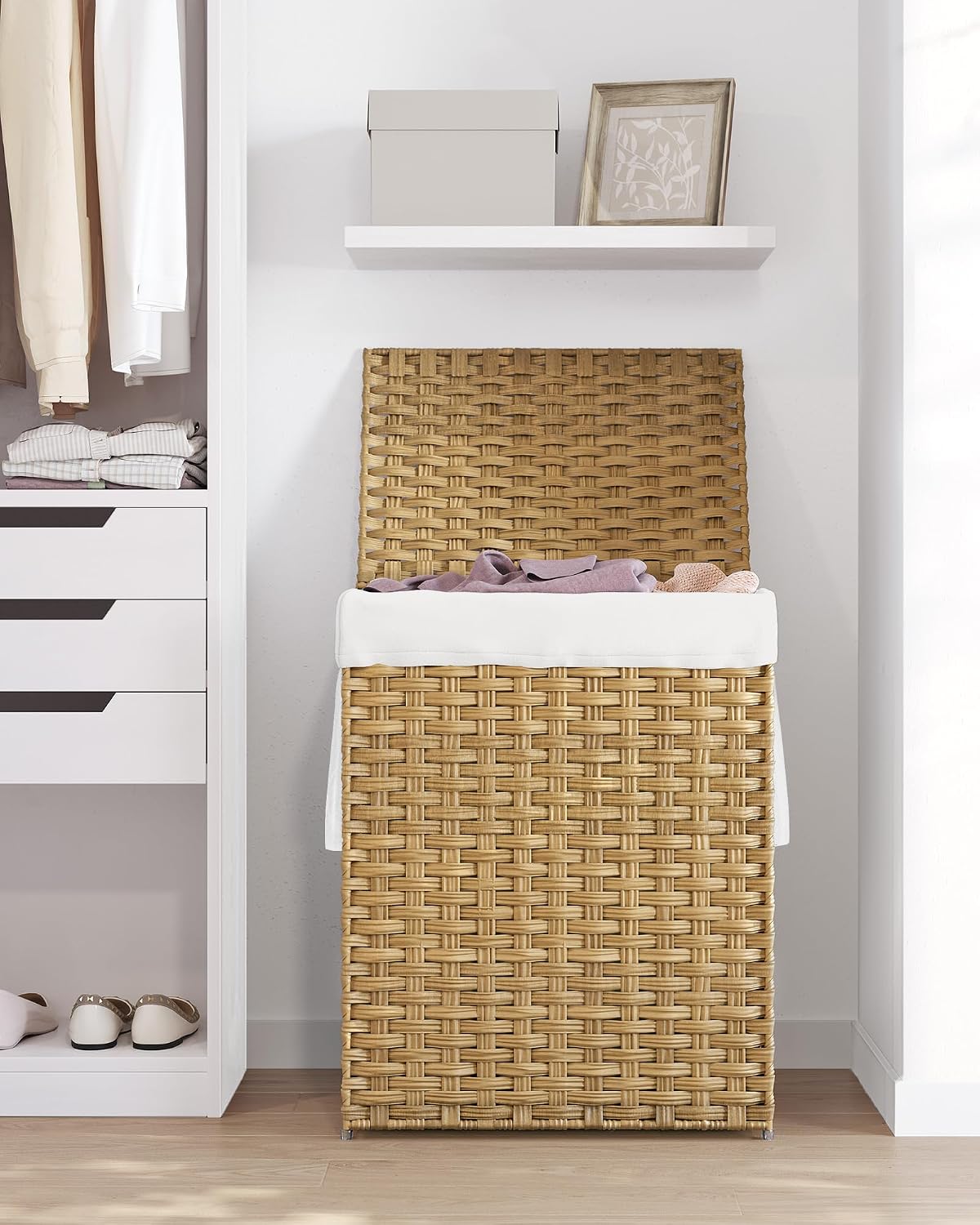 SONGMICS Laundry Hamper with Lid, 23.8 Gallon (90 L) Synthetic Rattan Clothes Laundry Basket with Lid and Handles, Foldable, Removable Liner, Chestnut Brown ULCB051K02
