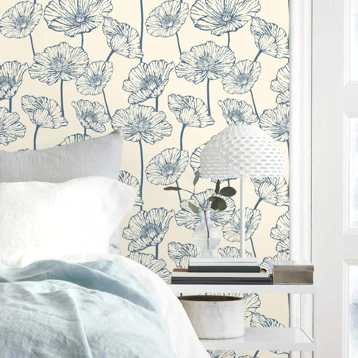 Orainege Modern Peel and Stick Wallpaper 17.3inx118.1in Beige and White Floral Wallpaper Boho Contact Paper Removable Decorative Wall Paper for Bedroom Bathroom Cabinets Decor Vinyl