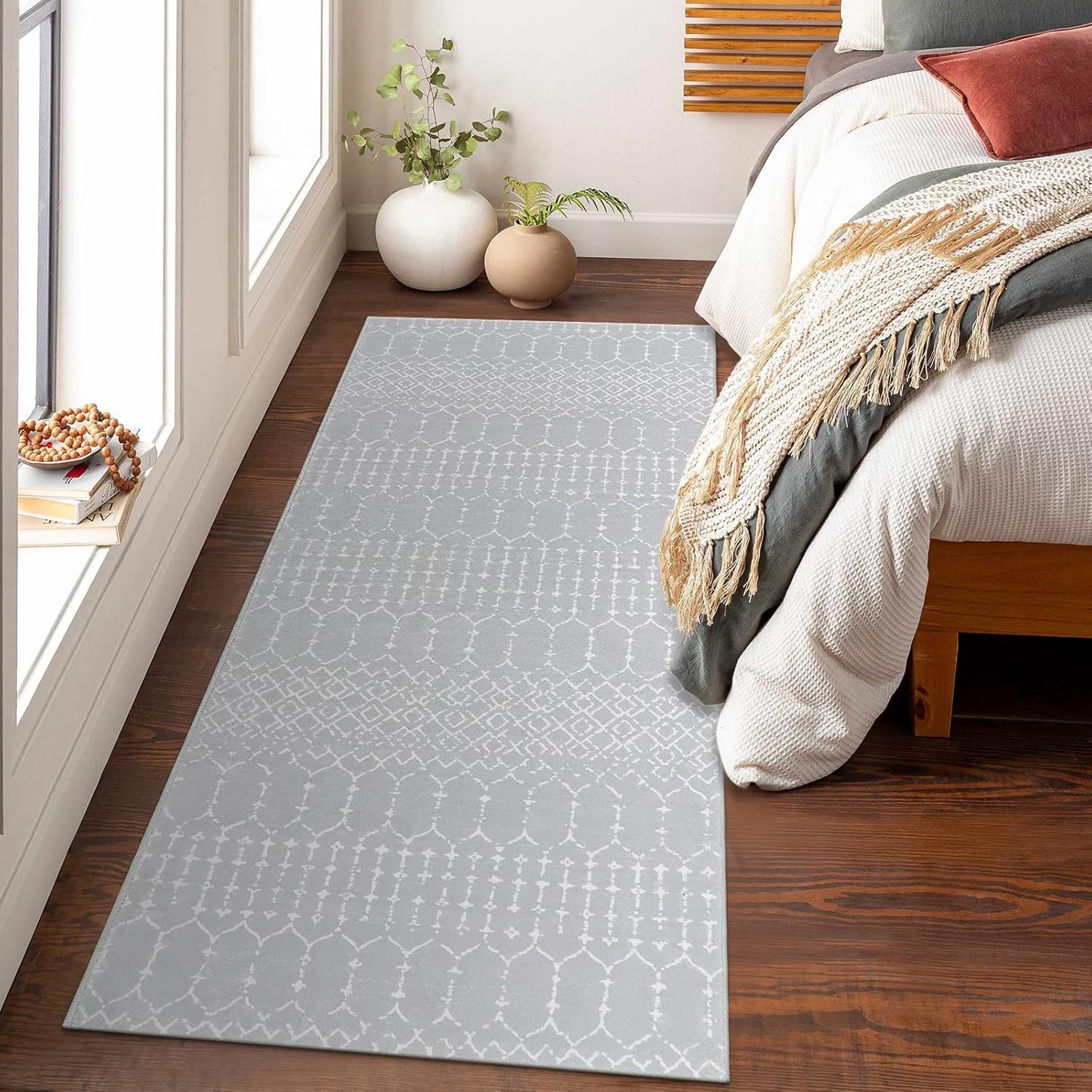 Lahome Moroccan Entry Rug 2x3, Non-Slip Washable Front Indoor Door Mat Rubber Backing Low-Profile Door Rugs, Small Geometric Print Distressed for Entryway Bathroom Kitchen, Black Hana