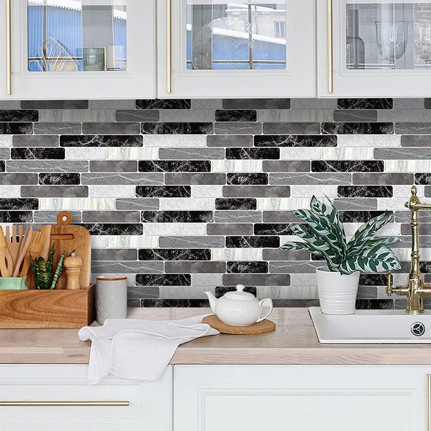 WENMER Kitchen Peel and Stick Backsplash Wallpaper, Waterproof Bathroom Wall Paper, Self Adhesive Removable Wallpaper for Kitchen Backsplash, Tile Contact Paper for Countertop, 17.7"x 118"