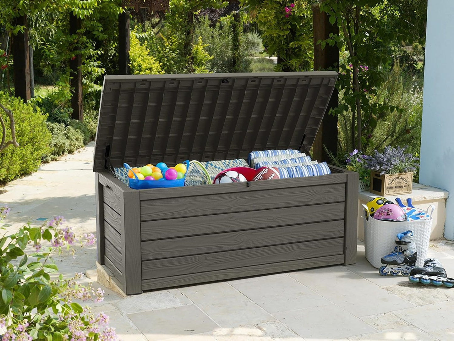 Keter 150 Gallon Resin Large Deck Box Organization and Storage Box for Patio, Outdoor Cushions, Garden Tools, Brown | Hydraulic Pistons, Resin, Weatherproof