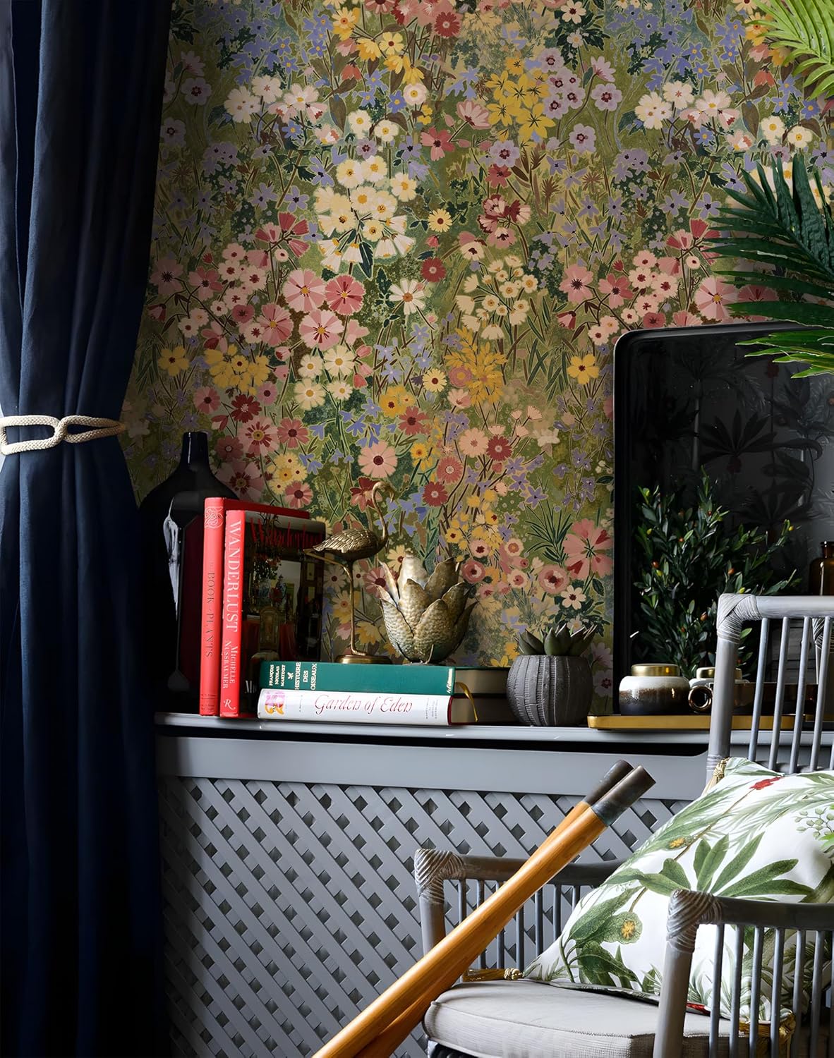 Floral Wallpaper Peel and Stick Boho Wall Paper Removable Waterproof Green Petal Pattern Contact Paper for Bedroom, Bathroom, Home Wall 17.3" x 118"