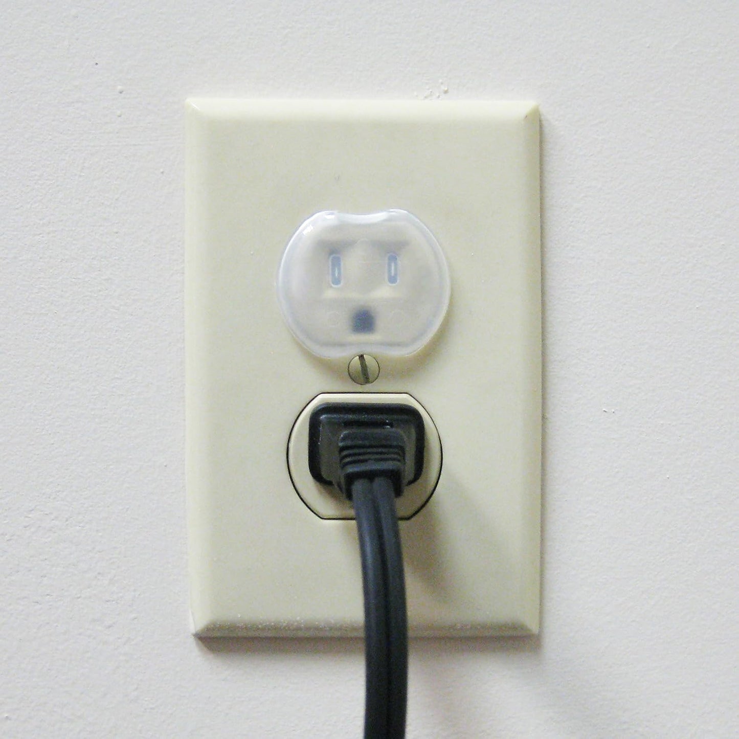 Dreambaby Plastic Baby Safety Outlet Plug Covers - 24 Pack - Outlet Covers Baby Proofing