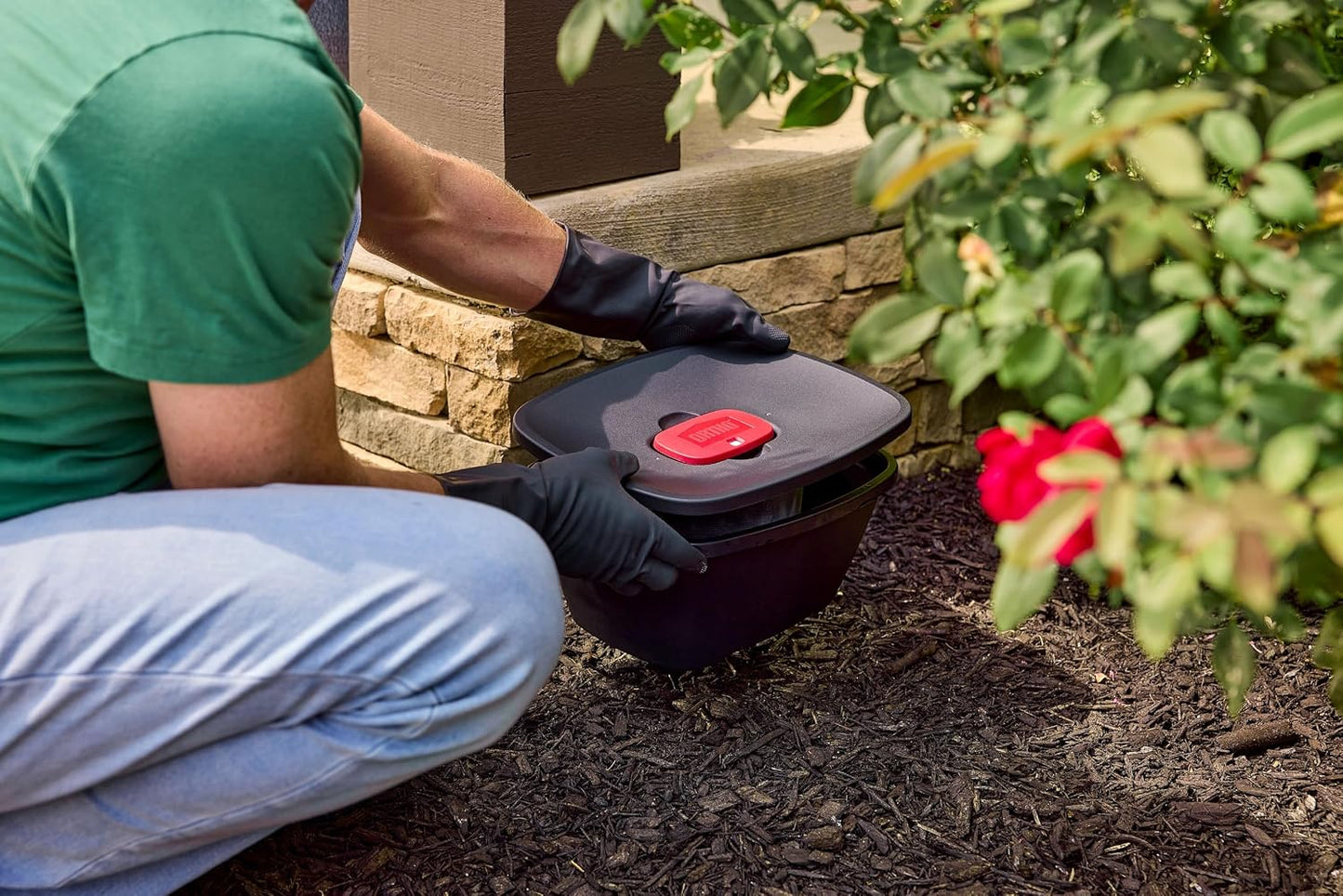 Ortho Home Defense Mosquito Kill and Prevent - Controls Mosquitoes and Larvae, Silent, Easy-to-Use, Mosquito Killer Protects up to 4,300 sq. ft., 1 Station & 2 Bands for 2 Months Protection