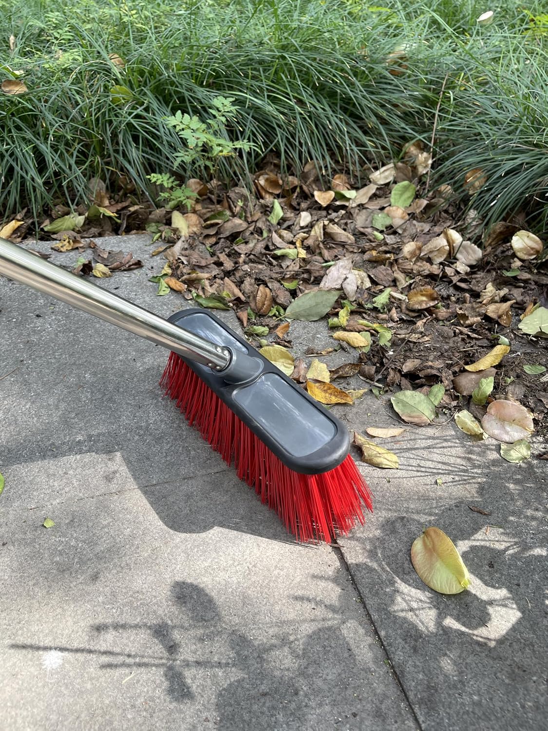 Fit for the Job Heavy Duty Outdoor Broom with Stiff Synthetic Bristles for Garden, Patio, Driveways, Concrete, Paving, Decking and Tarmac with Durable 4-Part Aluminium Handle - Ideal for Wet Debris