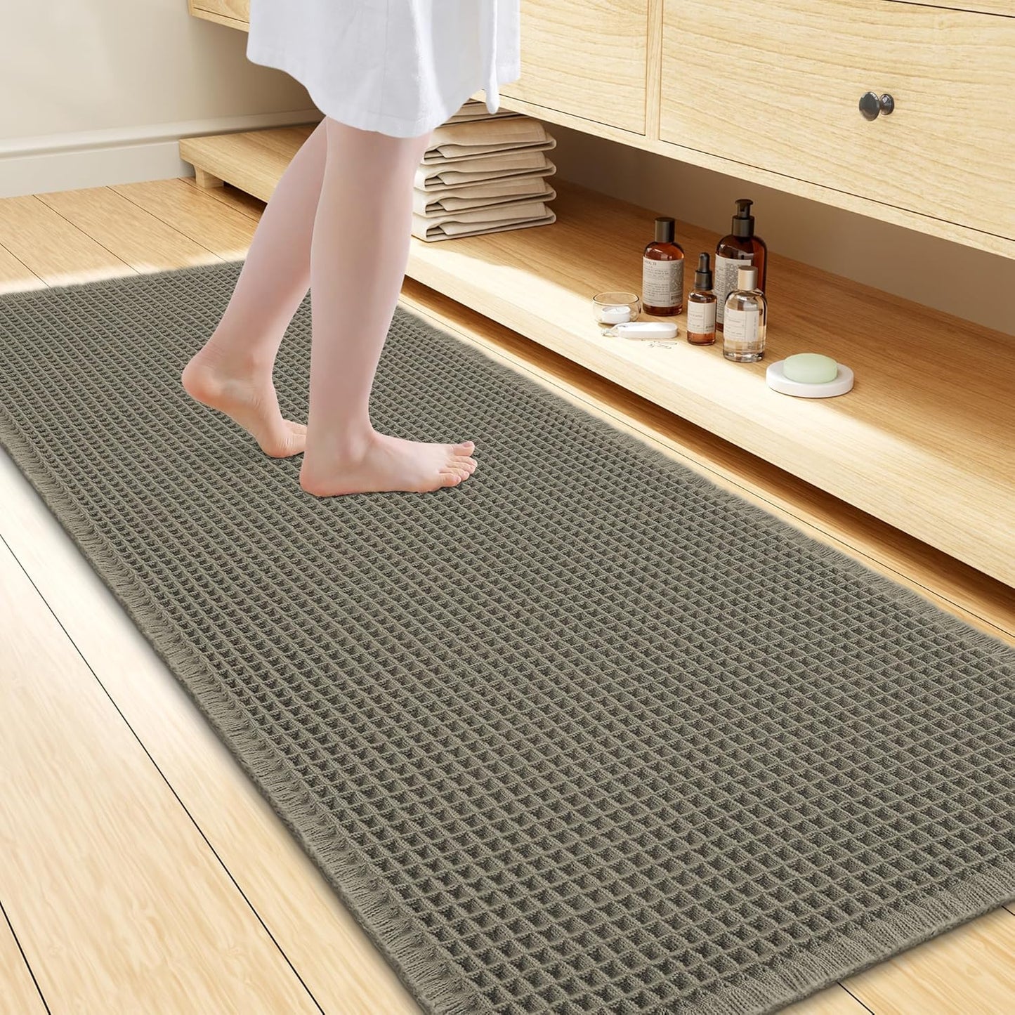 Smiry Waffle Bath Mat 30x20, Extra Soft Absorbent Bathroom Rugs, Non Slip Machine Washable Quick Dry Bath Rugs for Bathroom Floor, Tub, Shower, Home Decor Accessories, Brown