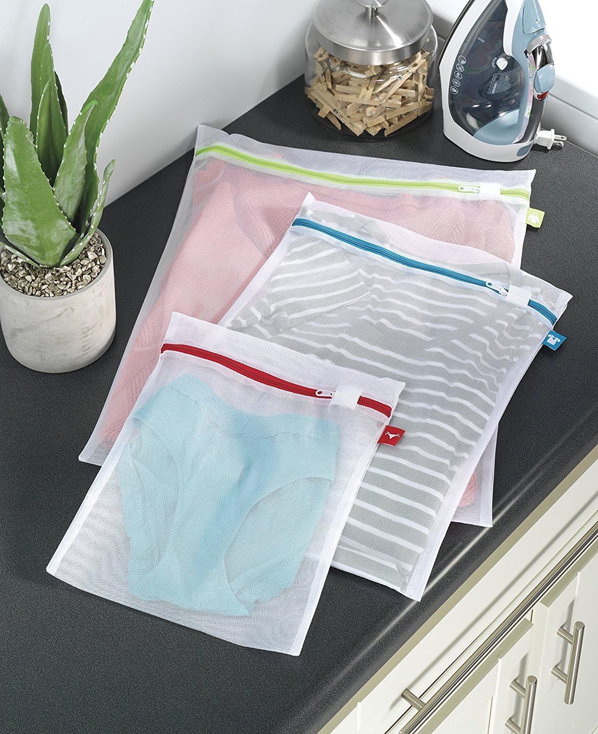 Whitmor Color Coded Zippered Mesh Wash Bags (3 Piece Set)