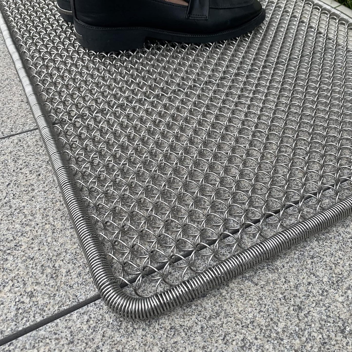 Metal Outdoor Entrance Door Mat, Waterproof, Odorless, Easy to Clean, All-Weather Outdoor Heavy Duty Scraper Door Mats for The Front Door of The House，18.5x31inch
