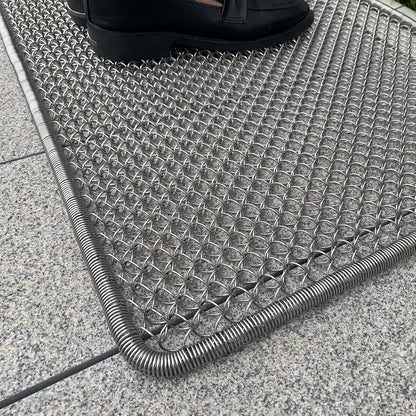 Metal Outdoor Entrance Door Mat, Waterproof, Odorless, Easy to Clean, All-Weather Outdoor Heavy Duty Scraper Door Mats for The Front Door of The House，18.5x31inch