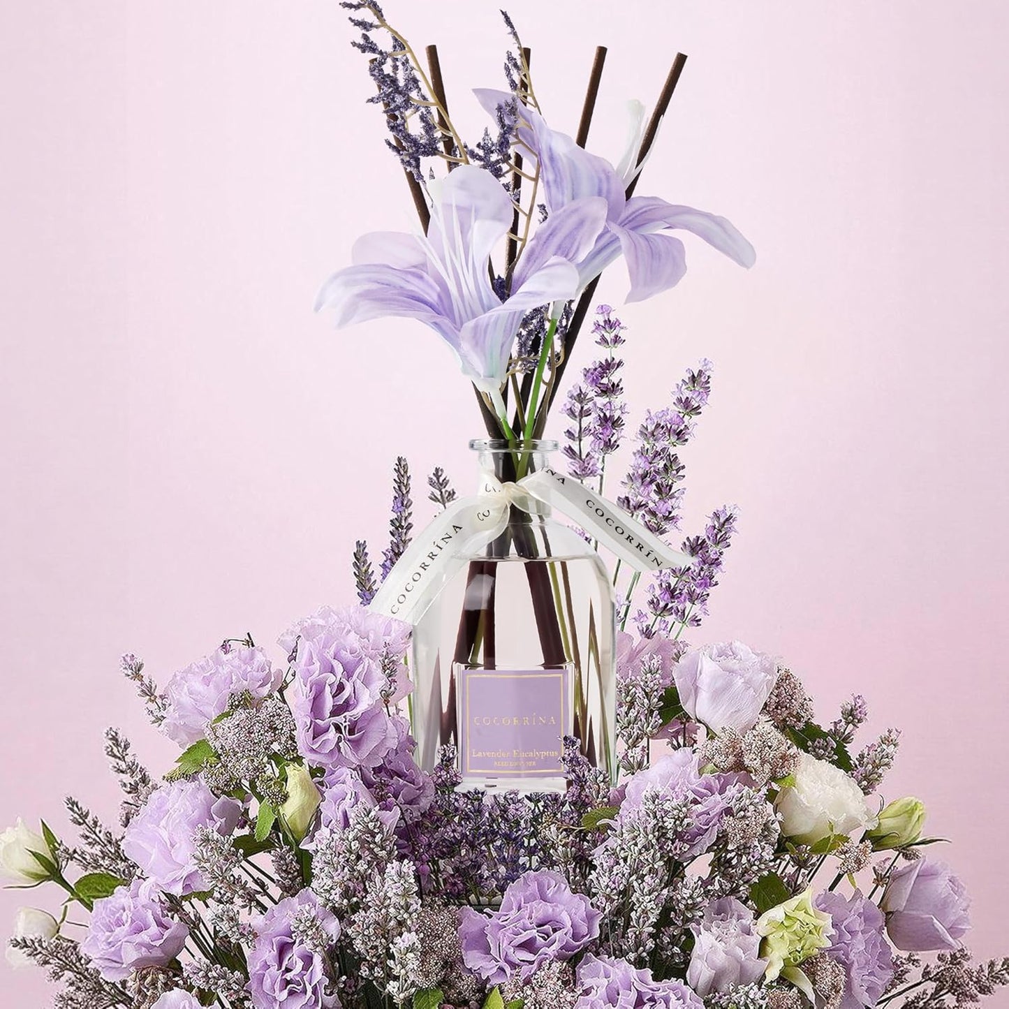COCORRÍNA Reed Diffuser - Cashmere Vanilla 8.5 Fl.oz Flower Reed Diffuser with Sticks, Bedroom Bathroom Shelf Decor (Floral Basket Collection)