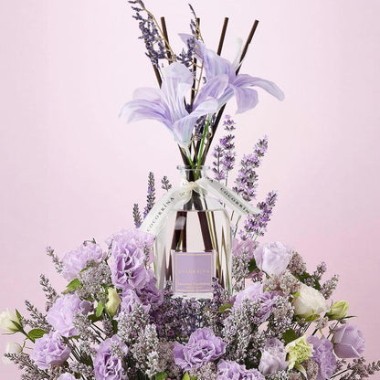 COCORRÍNA Reed Diffuser - Cashmere Vanilla 8.5 Fl.oz Flower Reed Diffuser with Sticks, Bedroom Bathroom Shelf Decor (Floral Basket Collection)