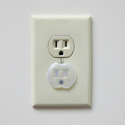 Dreambaby Plastic Baby Safety Outlet Plug Covers - 24 Pack - Outlet Covers Baby Proofing