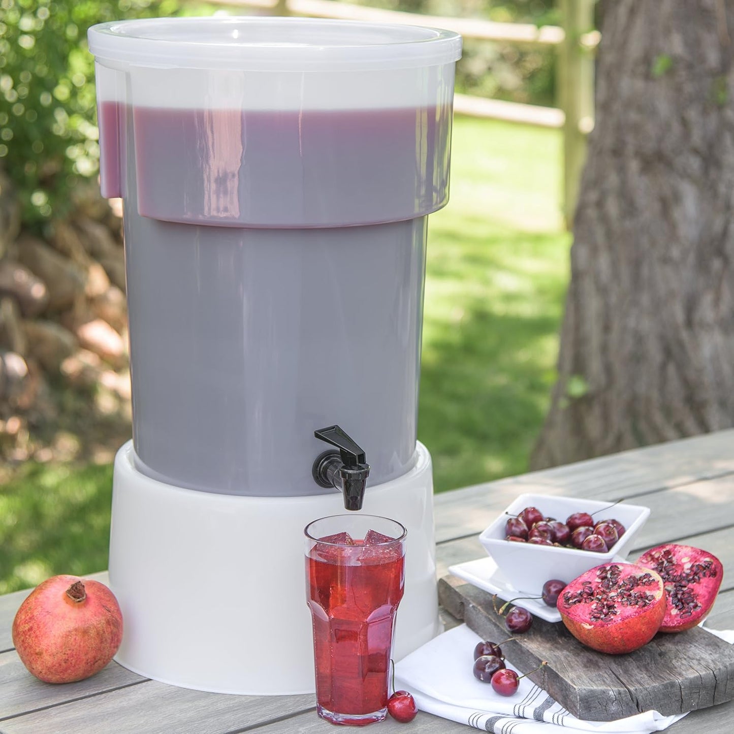 Carlisle FoodService Products Round Beverage Dispenser, Durable Drink Dispenser with Spigot and Sturdy Base for Catering, Events, and Parties, Plastic, 5 Gallons, Black