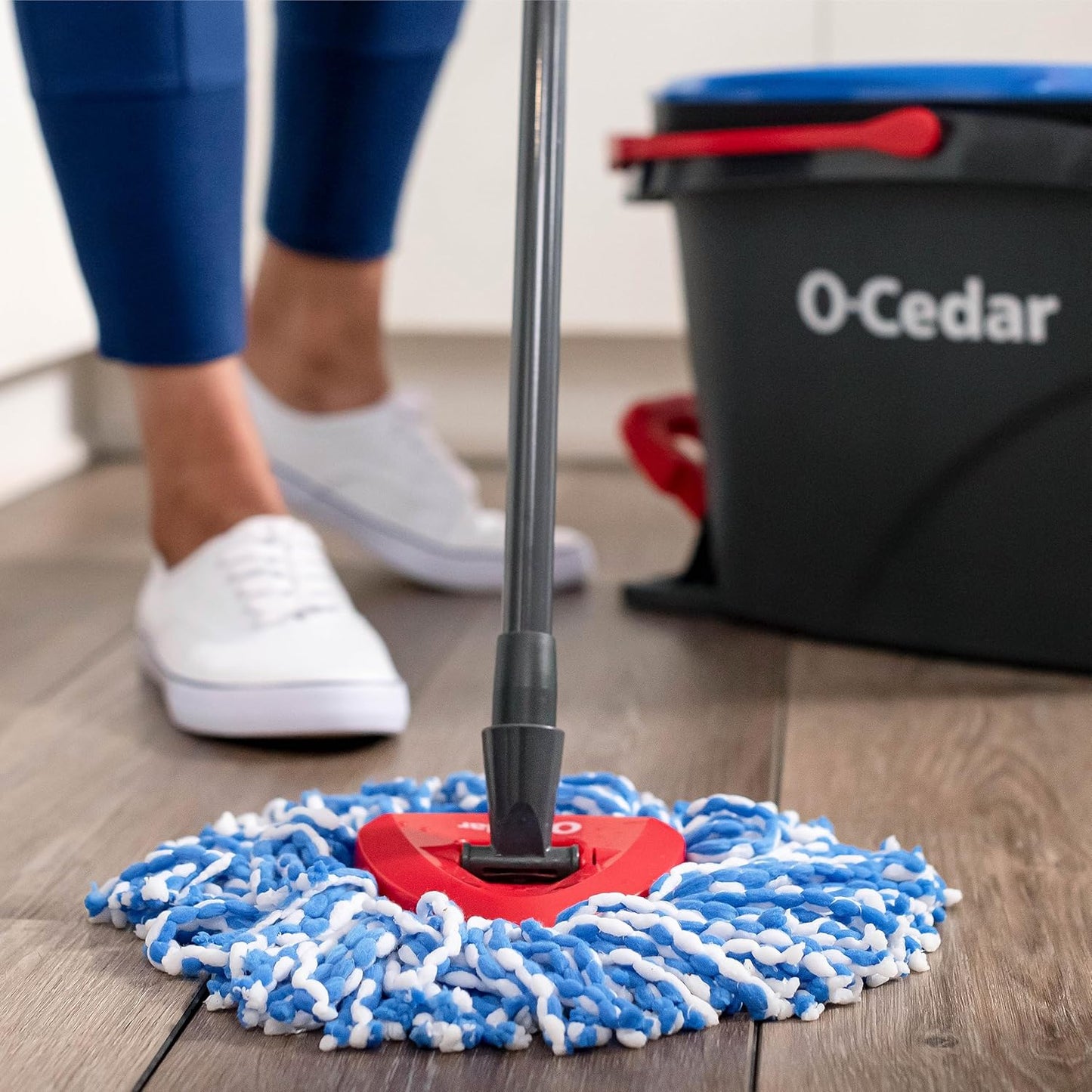 O-Cedar RinseClean Spin Mop & Bucket System + 2 Extra Mop Heads | Clean with Water | Removes 99% of Bacteria