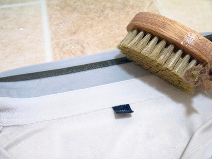 Natural Blend Bristle Laundry Brush Clothes Fabric Cleaning Brush for Non-Destructive Cleaning and Laundry Use for Scrubbing Stains on Delicate Fabrics Knitted Cotton Leather
