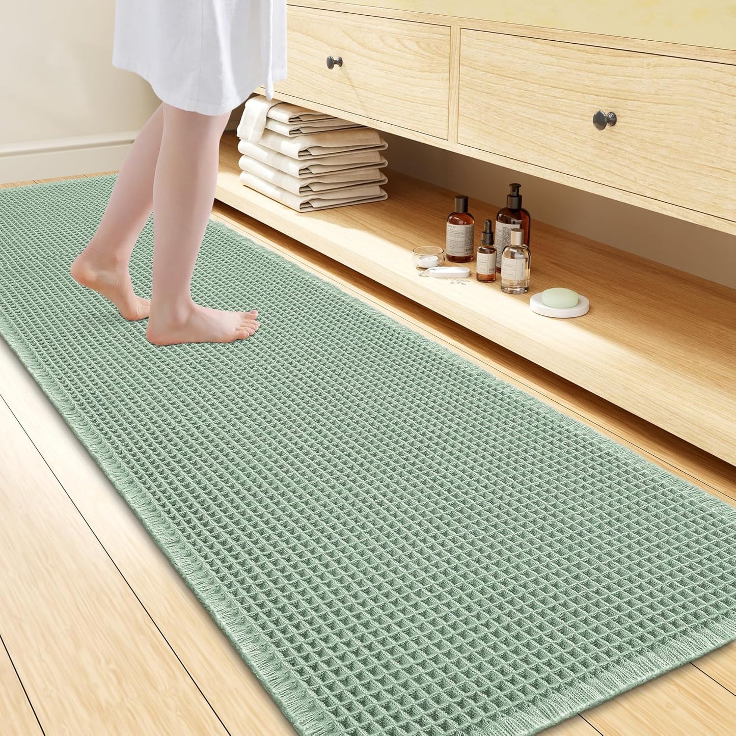Smiry Waffle Bath Mat 30x20, Extra Soft Absorbent Bathroom Rugs, Non Slip Machine Washable Quick Dry Bath Rugs for Bathroom Floor, Tub, Shower, Home Decor Accessories, Brown