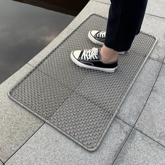 Metal Outdoor Entrance Door Mat, Waterproof, Odorless, Easy to Clean, All-Weather Outdoor Heavy Duty Scraper Door Mats for The Front Door of The House，18.5x31inch